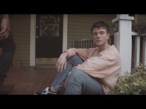 Alec Benjamin - Biarkan Aku Turun Perlahan [Official Music Video]